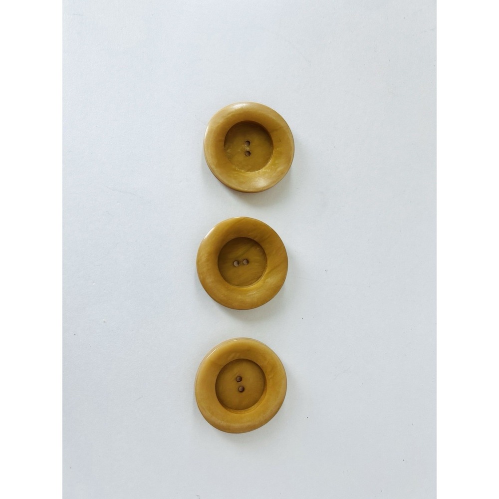 Lot Of 3 Big Tan Marbled Plastic‎ Buttons Vintage